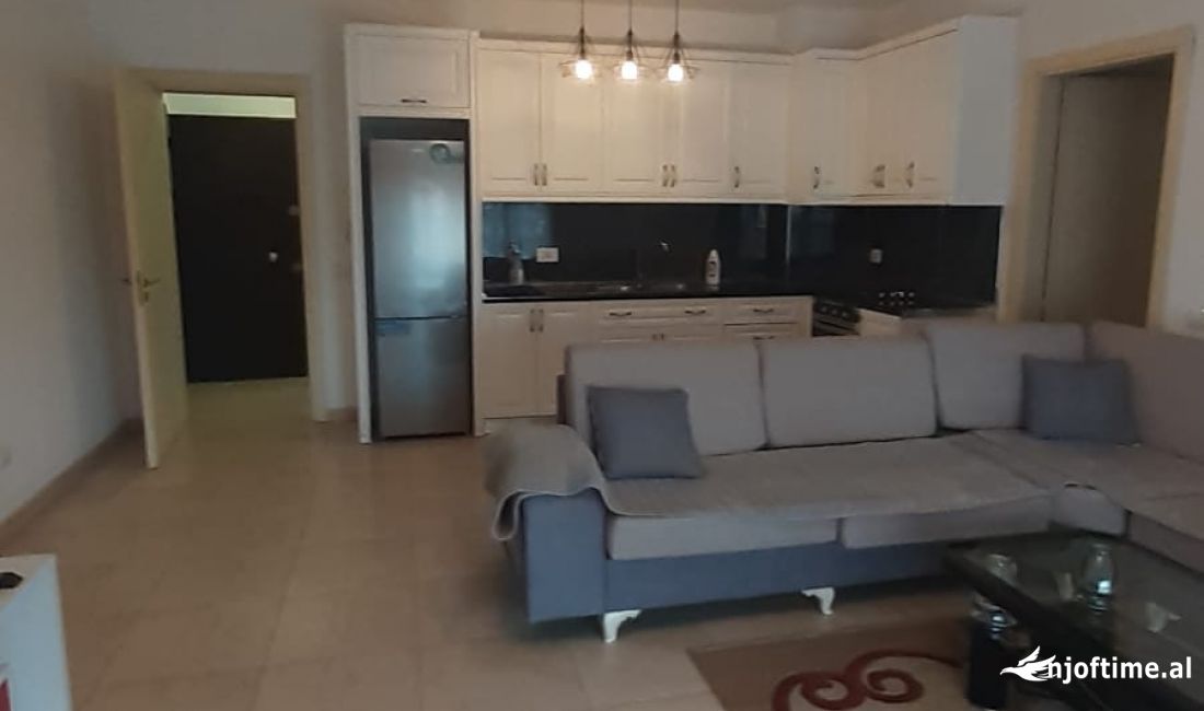 Shtepi me qera Apartament ne Tirane, 2+1, Mobilimi E mobiluar, Pagesa 600  Euro.