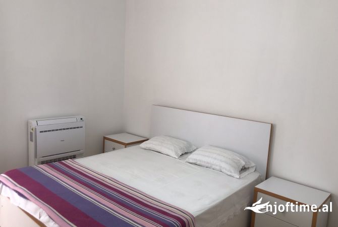 Shtepi me qera Apartament ne Tirane, 2+1, Mobilimi E mobiluar, Pagesa 750  Euro.