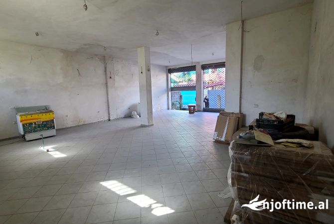 Ambient biznesi me qera 4+1 ne Tirane - 200 Euro