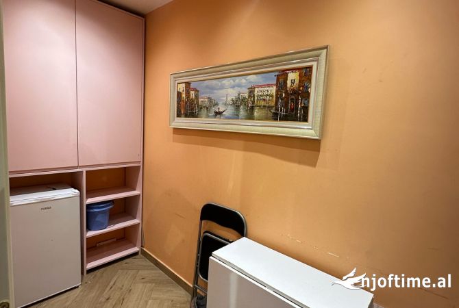 Ambient biznesi me qera 3+1 ne Tirane - 700 Euro