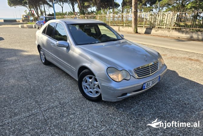 Makina ne shitje ne Durres - 3,500 Euro