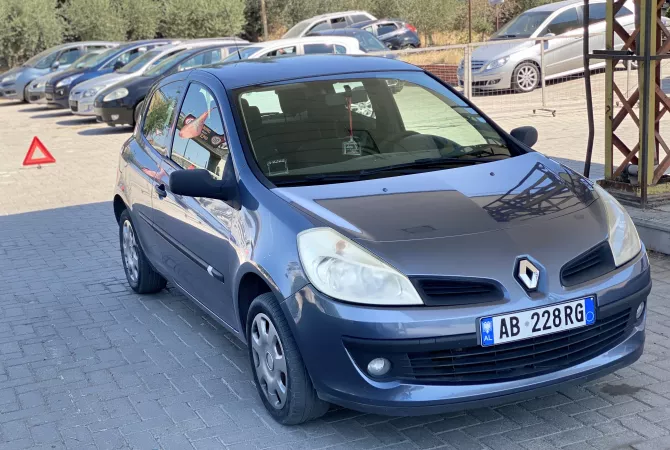 Cars for sale  in Kavaja - 2,100 Euro