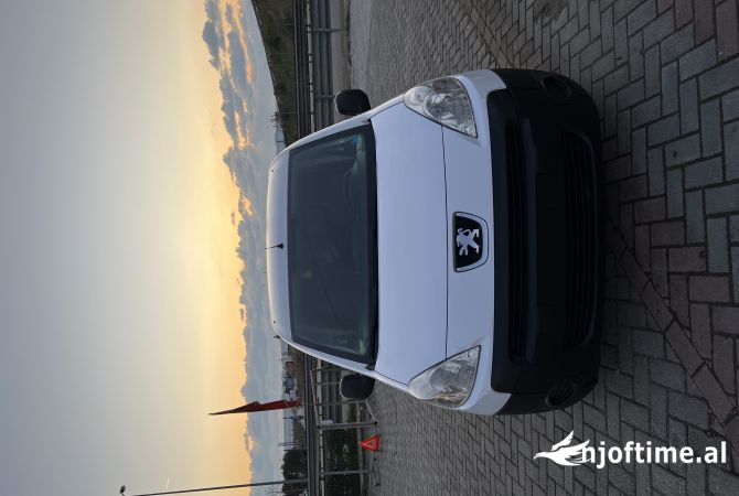 Auto in Vendita  a Kavaja - 4,600 Euro