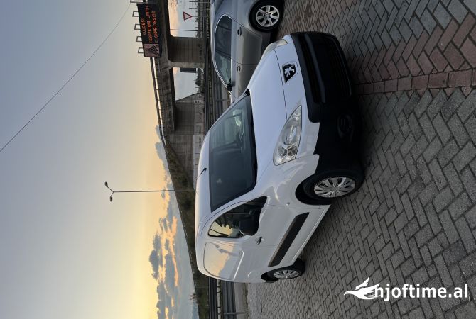 Auto in Vendita  a Kavaja - 4,600 Euro