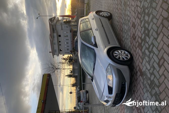 Auto in Vendita  a Kavaja - 2,200 Euro