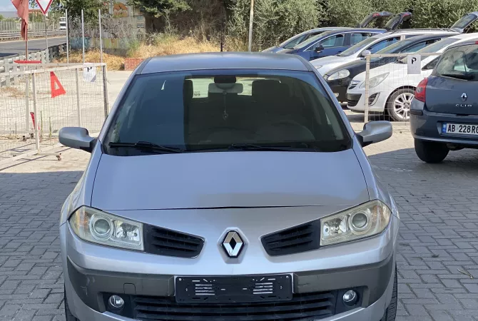 Makina ne shitje  ne Kavaje - 2,200 Euro