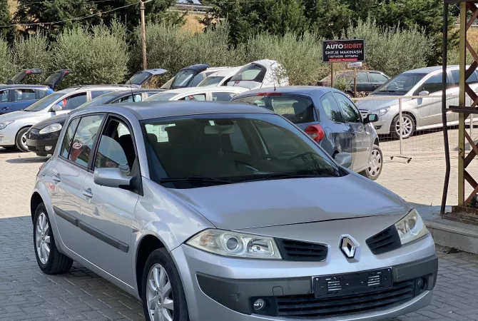 Makina ne shitje  ne Kavaje - 2,200 Euro