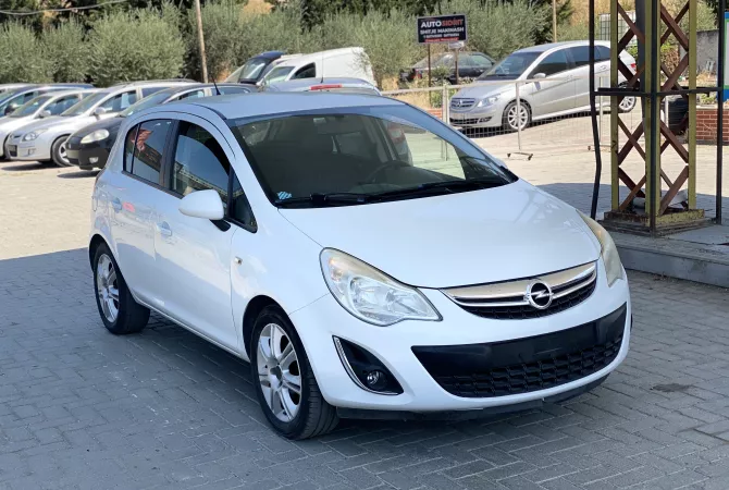 Auto in Vendita  a Kavaja - 3,400 Euro