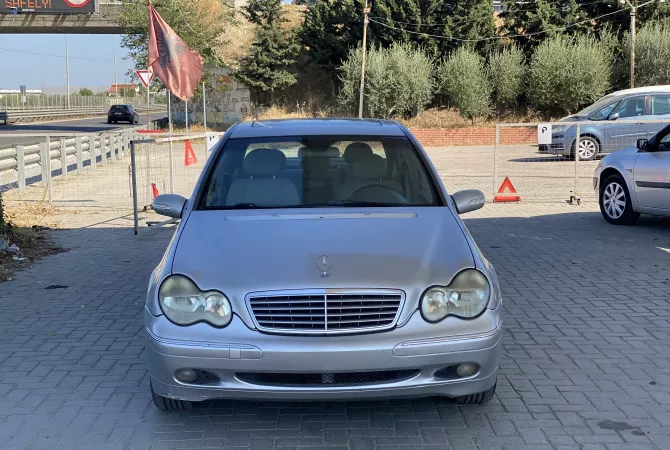Cars for sale in Kavaja - 2,500 Euro