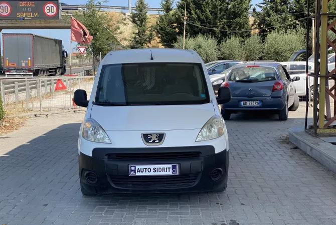 Cars for sale in Kavaja - 4,200 Euro