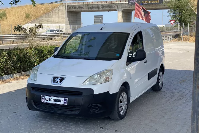 Cars for sale in Kavaja - 4,200 Euro