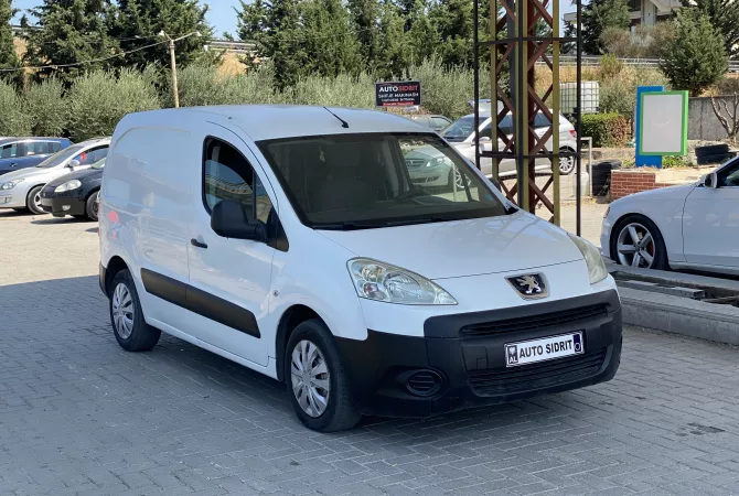 Cars for sale in Kavaja - 4,200 Euro