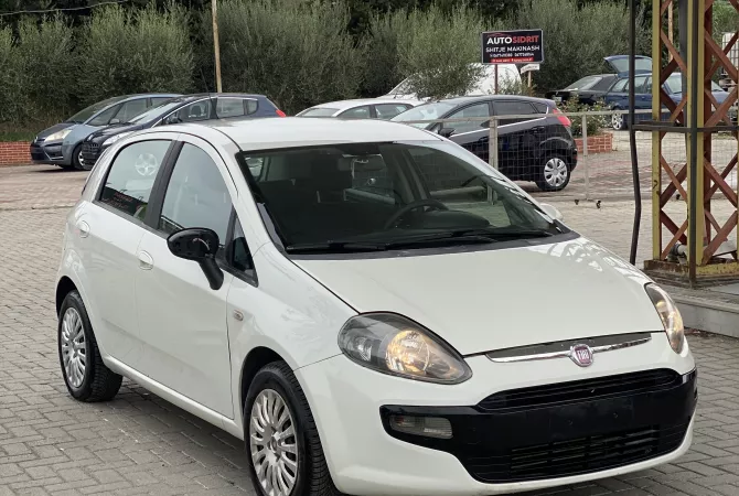Makina ne shitje ne Kavaje - 3,800 Euro