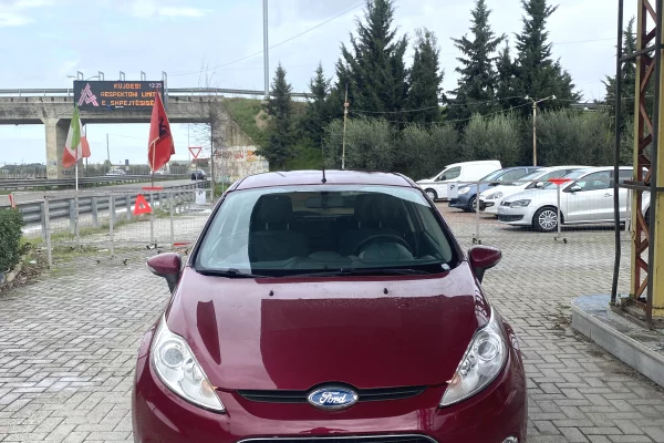 Auto in Vendita a Kavaja - 2,500 Euro
