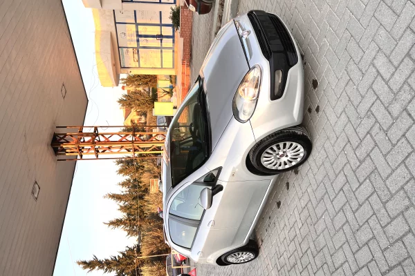 Cars for sale in Kavaja - 3,800 Euro
