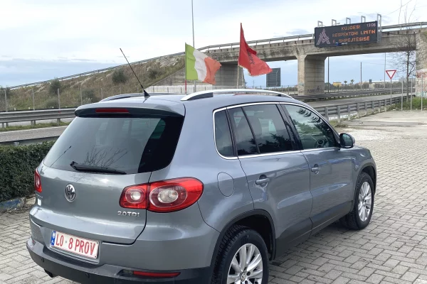 Makina ne shitje ne Kavaje, Volkswagen, 2008 Diesel,Kambio Automatik Pagesa 6,500  Euro.