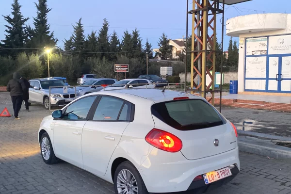 Cars for sale in Kavaja, Fiat, 2009 gasoline-gas,Kambio Manual Payment 3,300  Euro.