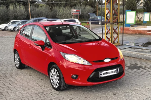 Auto in Vendita a Kavaja - 3,400 Euro