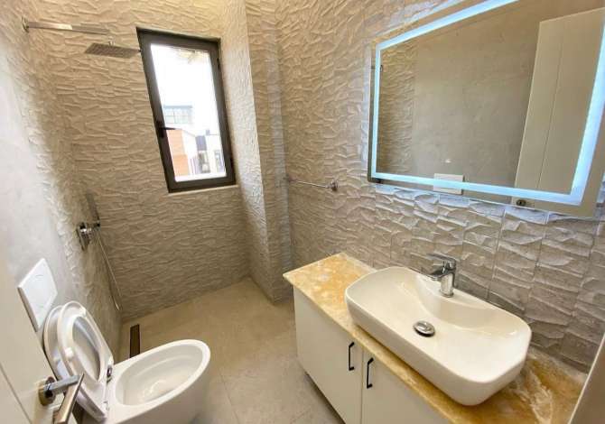 Shtepi me qera Apartament ne Tirane, 3+1, Mobilimi E mobiluar, Pagesa 950  Euro.