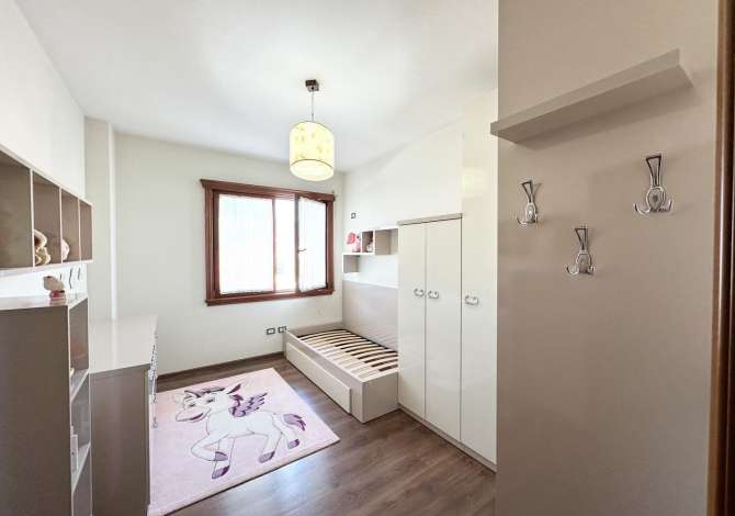 Shtepi ne shitje Apartament ne Tirane, 2+1, Mobilimi E mobiluar, Pagesa 133,000  Euro.