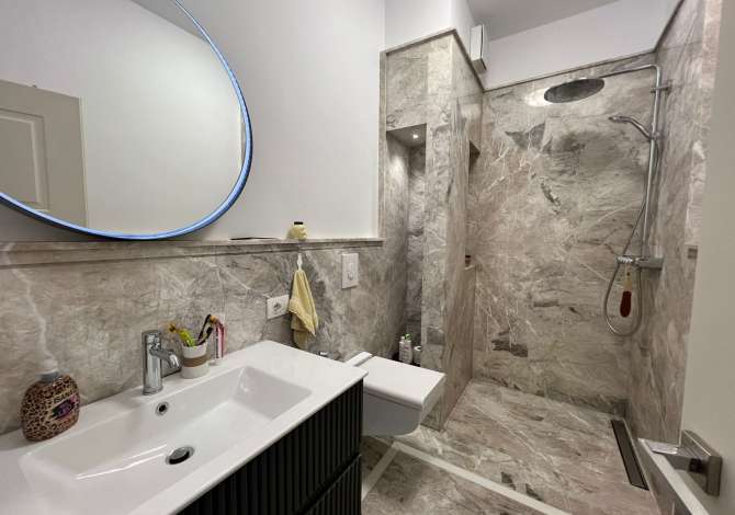 Shtepi ne shitje Apartament ne Tirane, 3+1, Mobilimi E mobiluar, Pagesa 299,000  Euro.