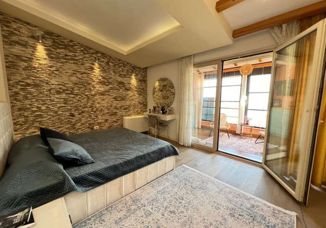 Shtepi ne shitje Apartament ne Tirane, 3+1, Mobilimi E mobiluar, Pagesa 299,000  Euro.