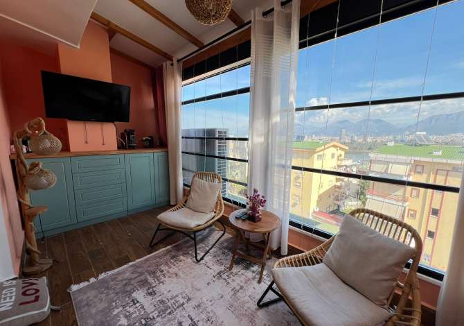 Shtepi ne shitje Apartament ne Tirane, 3+1, Mobilimi E mobiluar, Pagesa 299,000  Euro.