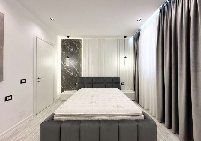 Shtepi ne shitje Apartament ne Tirane, 3+1, Mobilimi E mobiluar, Pagesa 275,000  Euro.