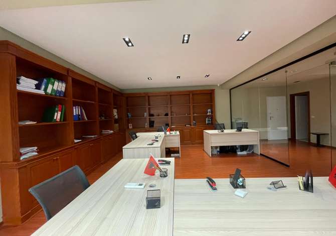 Ambient biznesi me qera 3+1 ne Tirane - 3,000 Euro