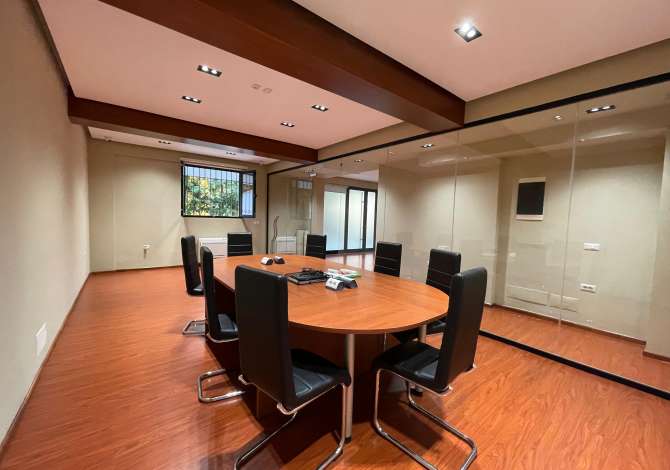 Ambient zyrash per qira tek Liqeni i Thate Rruga Peti