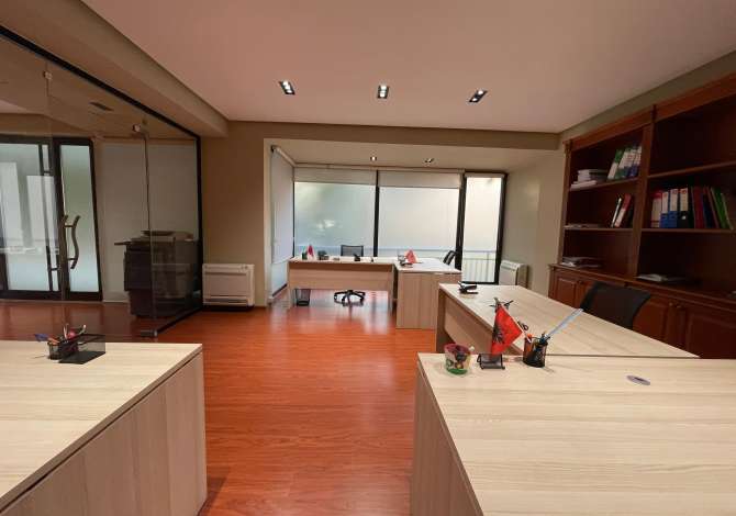 Ambient biznesi me qera 3+1 ne Tirane - 3,000 Euro