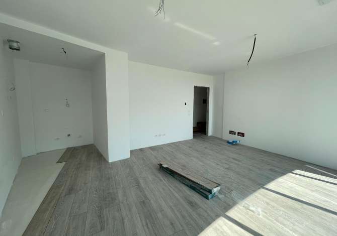 Shtepi me qera Apartament ne Tirane, 2+1, Mobilimi Bosh, pa mobiluar, Pagesa 1,100  Euro.