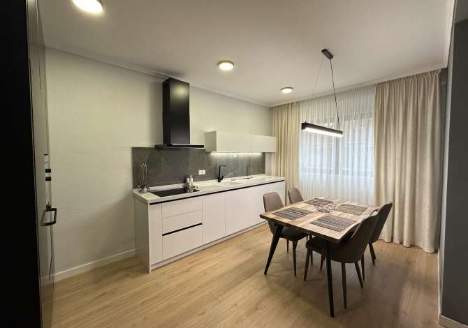 Shtepi me qera 2+1 ne Tirane - 1,400 Euro