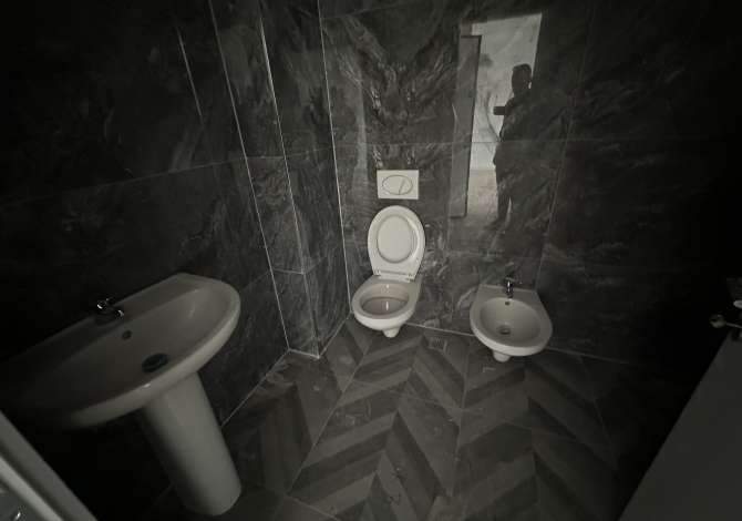 Shtepi me qera Apartament ne Tirane, 1+1, Mobilimi Bosh, pa mobiluar, Pagesa 700  Euro.