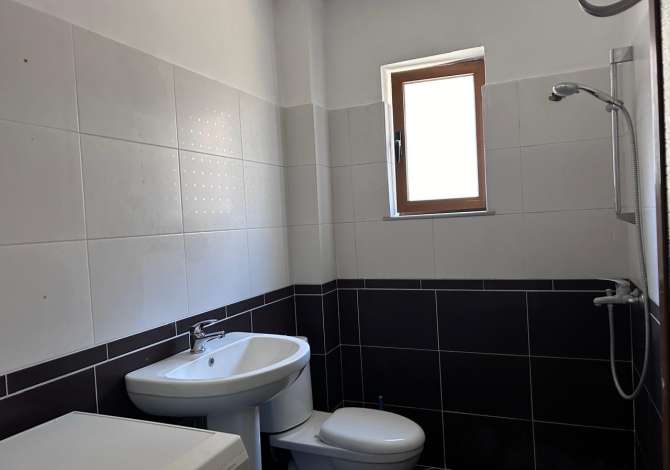 Shtepi ne shitje Apartament ne Tirane, 1+1, Mobilimi Bosh, pa mobiluar, Pagesa 85,000  Euro.