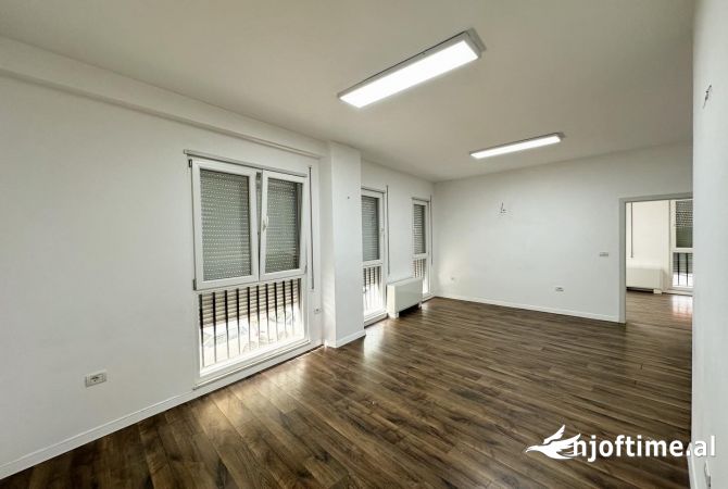 Shtepi me qera 2+1 ne Tirane - 800 Euro