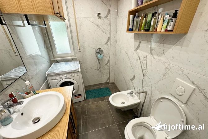 Shtepi ne shitje Apartament ne Durres, 2+1, Mobilimi E mobiluar, Pagesa 210,000  Euro.