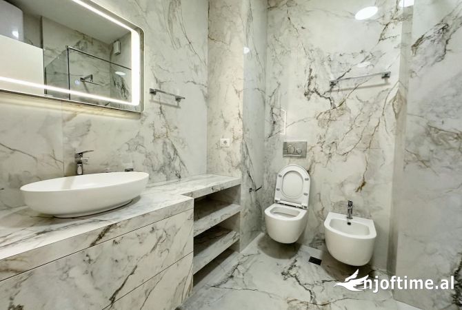 Shtepi me qera Apartament ne Tirane, 2+1, Mobilimi E mobiluar, Pagesa 1,800  Euro.