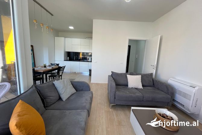 Shtepi me qera 2+1 ne Tirane - 1,300 Euro