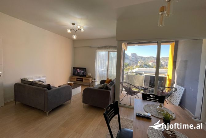 Shtepi me qera 2+1 ne Tirane - 1,300 Euro