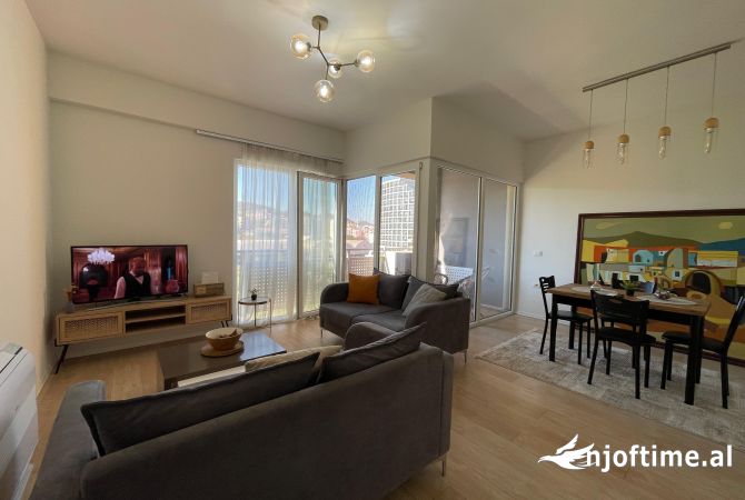 Shtepi me qera 2+1 ne Tirane - 1,300 Euro