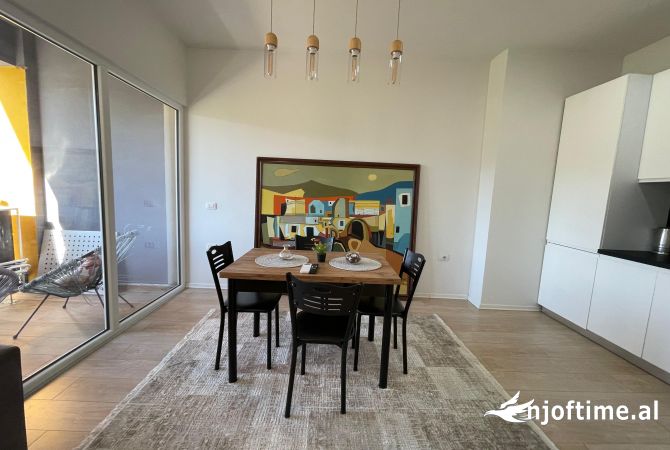 Shtepi me qera Apartament ne Tirane, 2+1, Mobilimi E mobiluar, Pagesa 1,300  Euro.