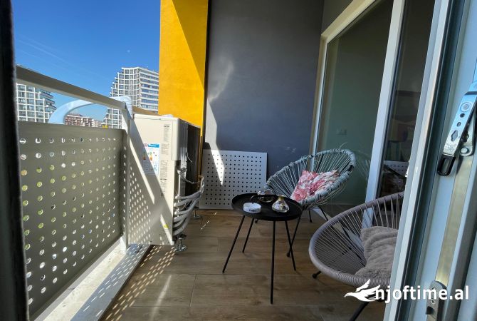 Shtepi me qera Apartament ne Tirane, 2+1, Mobilimi E mobiluar, Pagesa 1,300  Euro.