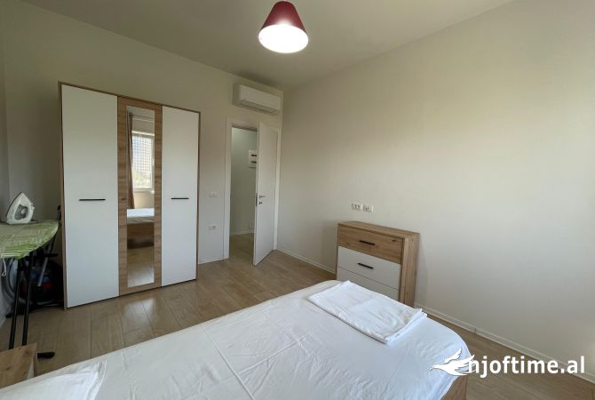 Shtepi me qera Apartament ne Tirane, 2+1, Mobilimi E mobiluar, Pagesa 1,300  Euro.