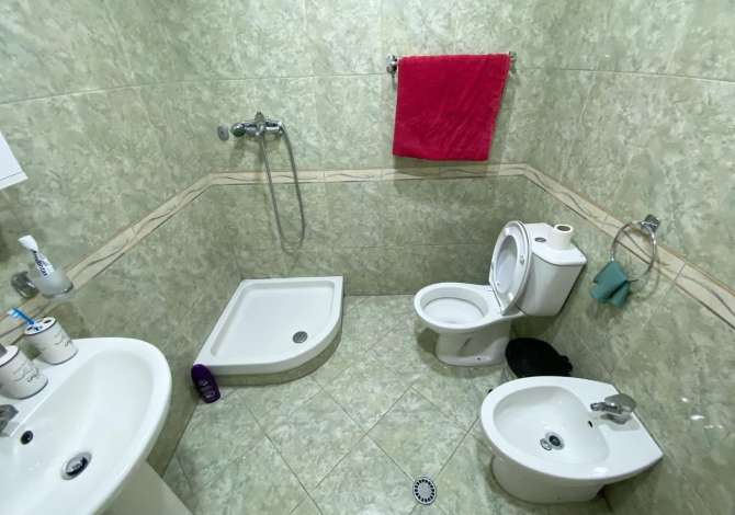 Shtepi me qera  ne Tirane, 2+1, Mobilimi E mobiluar, Pagesa 600  Euro.