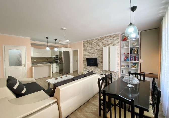 Shtepi me qera 2+1 ne Tirane - 600 Euro