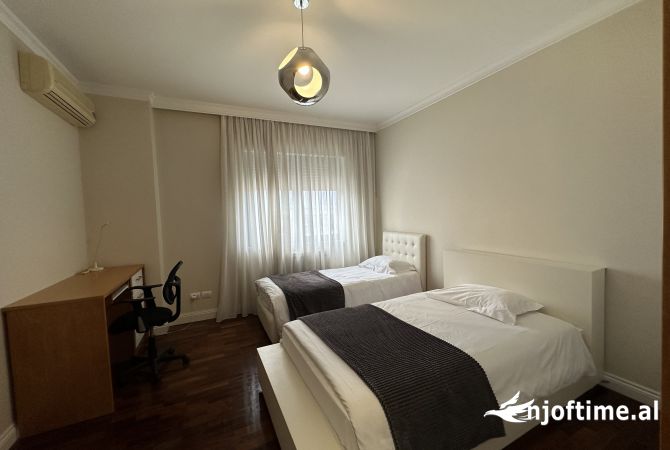 Shtepi me qera Apartament ne Tirane, 2+1, Mobilimi E mobiluar, Pagesa 1,600  Euro.