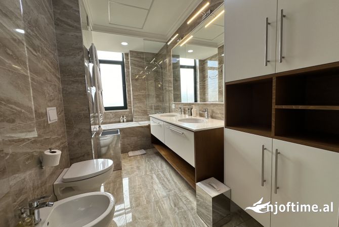 Shtepi me qera Apartament ne Tirane, 2+1, Mobilimi E mobiluar, Pagesa 1,600  Euro.