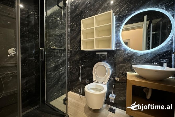 Shtepi me qera Apartament ne Tirane, 4+1, Mobilimi E mobiluar, Pagesa 1,200  Euro.