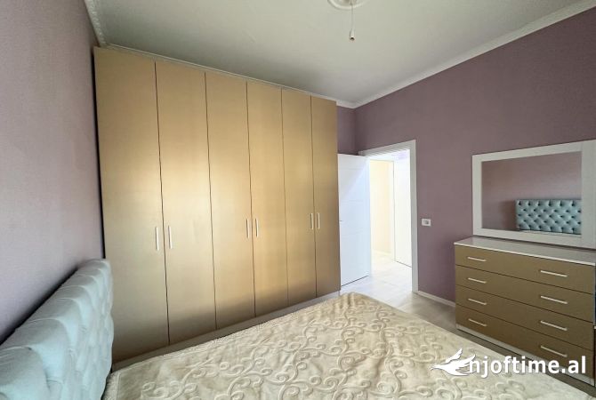 Shtepi me qera Apartament ne Tirane, 2+1, Mobilimi E mobiluar, Pagesa 500  Euro.